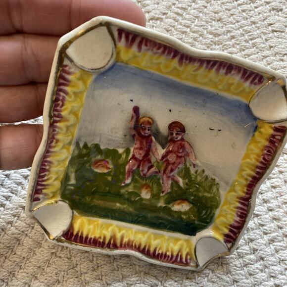 Porcelain Ashtray Two Children Playing In A field Davein Japan Vintage Trinket - Picture 5 of 8